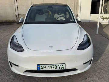 Авто Tesla Model Y 2023 № 8176765