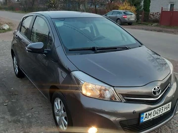 Авто Toyota Yaris 2012 № 8177001