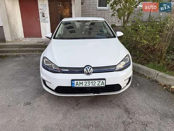 Авто Volkswagen E-Golf 2015 № 8179006