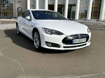 Авто Tesla Model S 2016 № 8179504