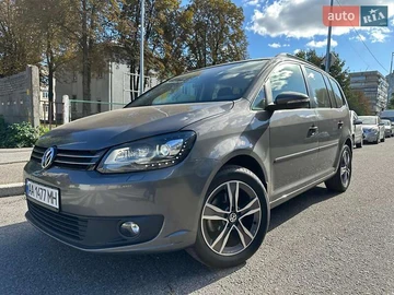 Авто Volkswagen Touran 2012 № 8179857