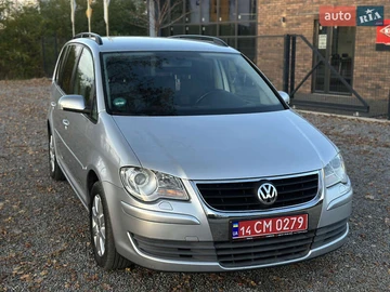 Авто Volkswagen Touran 2008 № 8180292