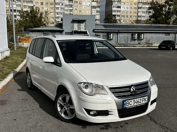 Авто Volkswagen Touran 2009 № 8180973