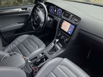 Авто Volkswagen E-Golf 2017 № 8181229