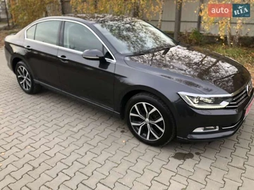 Авто Volkswagen Passat 2018 № 8182130