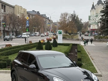 Авто Porsche Cayenne 2012 № 8182231