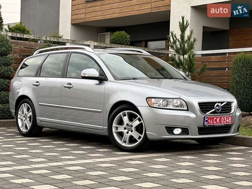 Авто Volvo V50 2012 № 8182763