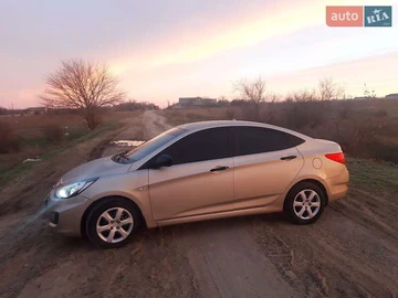 Авто Hyundai Accent 2013 № 8183793