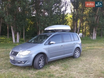 Авто Volkswagen Touran 2008 № 8184159