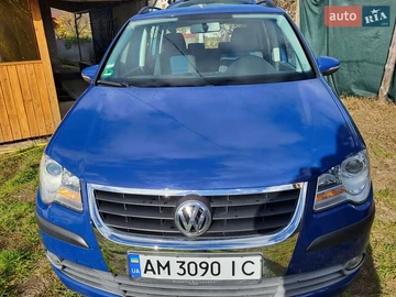 Авто Volkswagen Touran 2010 № 8184741