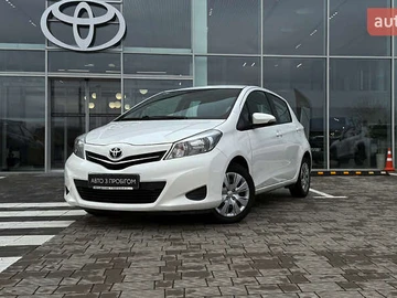 Авто Toyota Yaris 2012 № 8184761