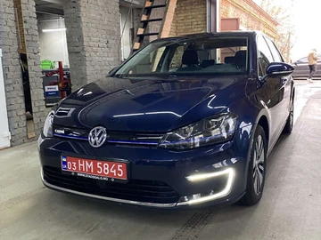 Авто Volkswagen E-Golf 2015 № 8185328