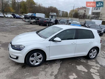 Авто Volkswagen E-Golf 2017 № 8186217
