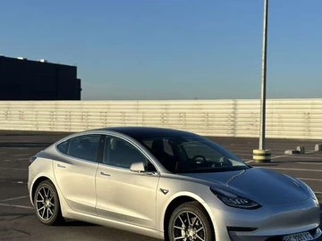 Авто Tesla Model 3 2018 № 8186382