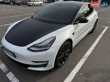 Авто Tesla Model 3 2020 № 8186492