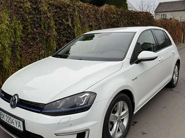 Авто Volkswagen E-Golf 2016 № 8187032