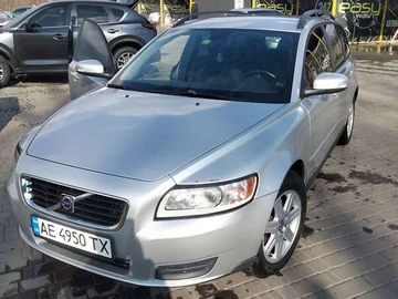 Авто Volvo V50 2009 № 8188458
