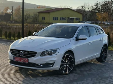 Авто Volvo V60 2014 № 8188607