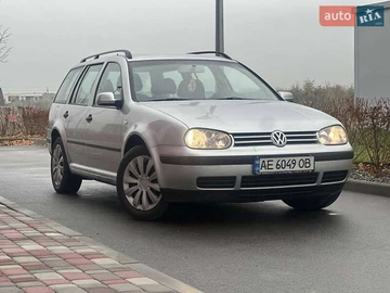 Авто Volkswagen Golf 2000 № 8188794