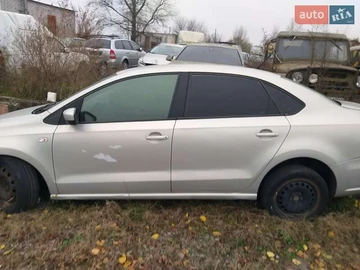 Авто Volkswagen Polo 2013 № 8190307
