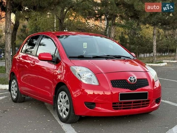 Авто Toyota Yaris 2008 № 8190458