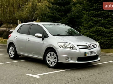 Авто Toyota Auris 2010 № 8191964
