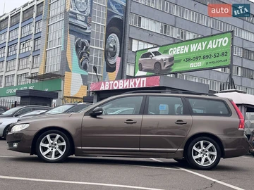 Авто Volvo V70 2015 № 8192109