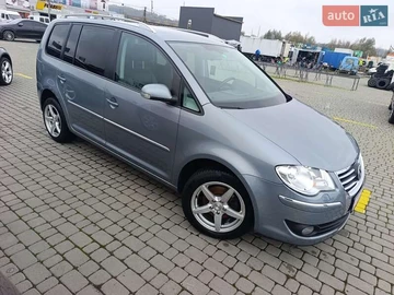 Авто Volkswagen Touran 2008 № 8193041