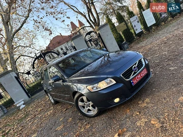 Авто Volvo V50 2010 № 8194253
