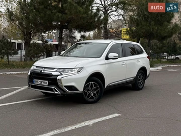 Авто Mitsubishi Outlander 2021 № 8194656