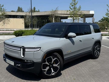 Авто Rivian R1S 2023 № 8194779