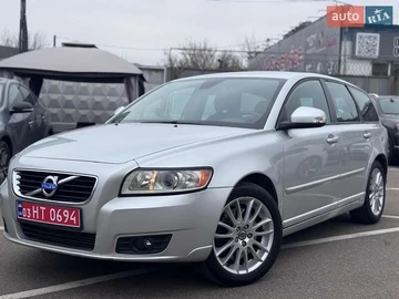 Авто Volvo V50 2011 № 8195188