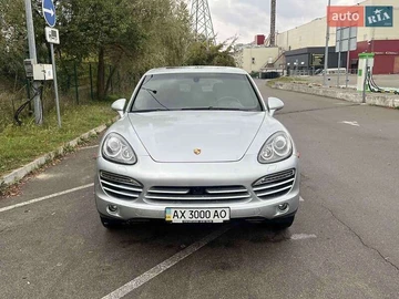 Авто Porsche Cayenne 2012 № 8195439