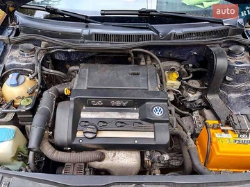 Авто Volkswagen Golf 2000 № 8196337