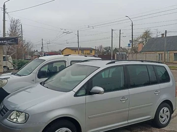 Авто Volkswagen Touran 2006 № 8196471
