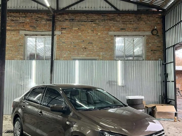 Авто Volkswagen Polo 2015 № 8196610