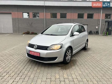 Авто Volkswagen Golf Plus 2010 № 8196843