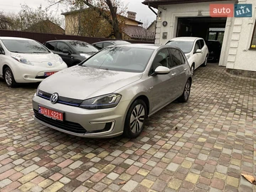 Авто Volkswagen E-Golf 2015 № 8196849