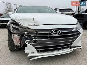 Авто Hyundai Elantra 2019 № 8196928