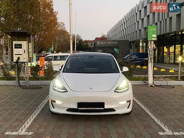 Авто Tesla Model 3 2019 № 8197044
