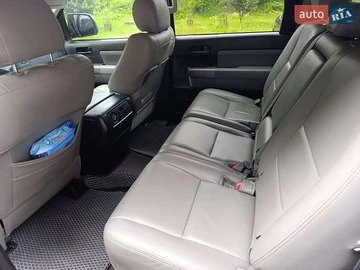 Авто Toyota Sequoia 2014 № 8197403