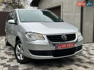Авто Volkswagen Touran 2008 № 8197641