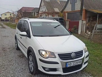 Авто Volkswagen Touran 2009 № 8198264
