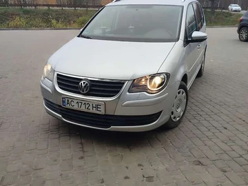 Авто Volkswagen Touran 2009 № 8198847