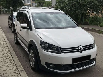Авто Volkswagen Touran 2011 № 8198926