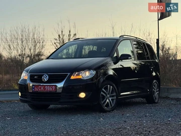 Авто Volkswagen Touran 2010 № 8199458
