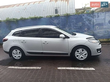 Авто Renault Megane 2013 № 8200075