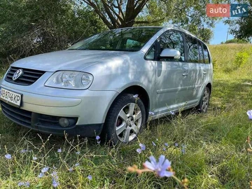 Авто Volkswagen Touran 2004 № 8200199