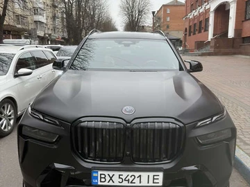 Авто BMW X7 2023 № 8200368