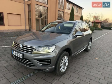 Авто Volkswagen Touareg 2017 № 8200635